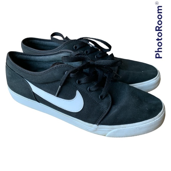 Nike Toki Low Txt Sneakers - Picture 1 of 5